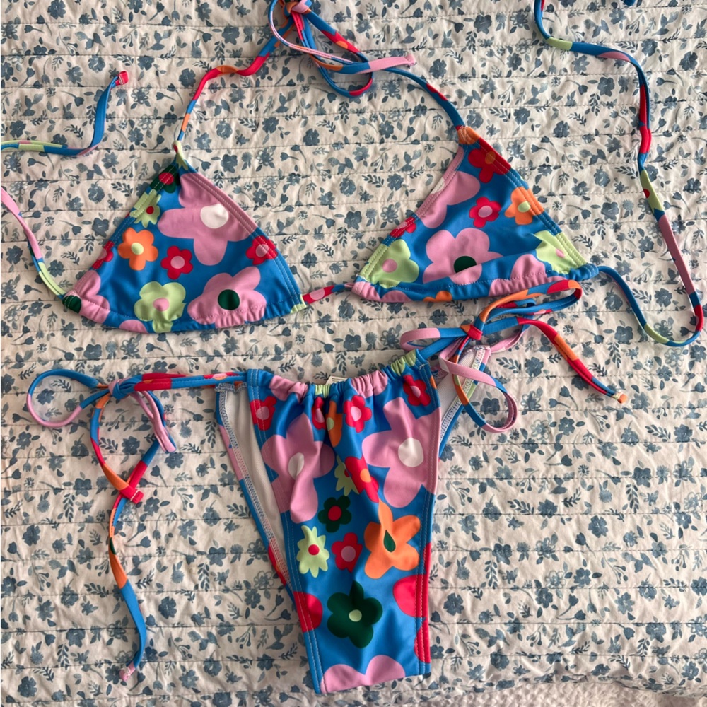 Medium Amazon Bikini. Never worn
